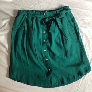 Loft button front skirt in emerald green